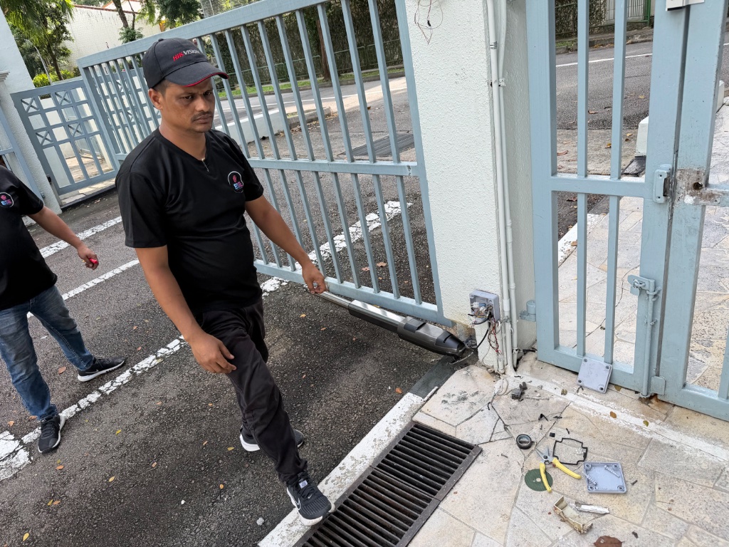 Replacement of Whole Swing Gate Motor System — New Motor Arm Prepared for Installation