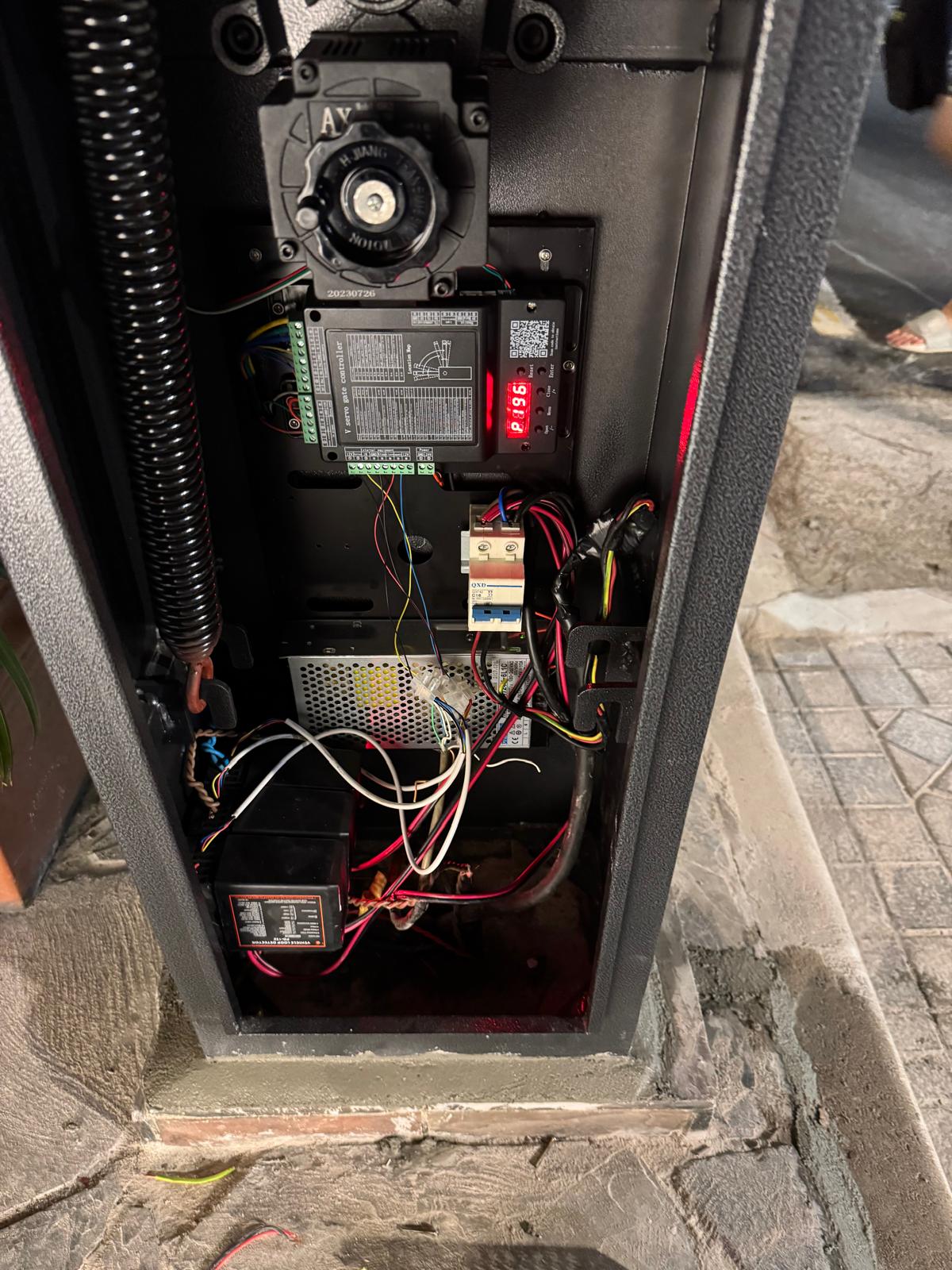 Replacement of New Gantry Barrier System — V-Servo Gate Controller & Loop Detector