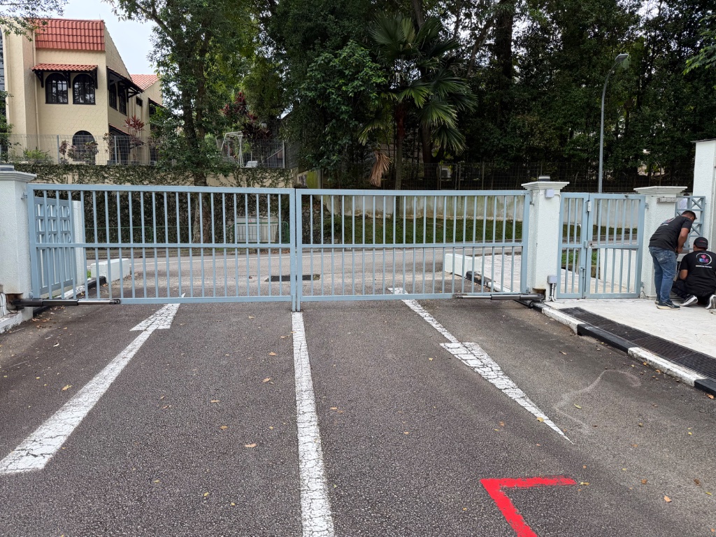 Replacement of Whole Swing Gate Motor System — Swing Gate Motor Replacement Completed