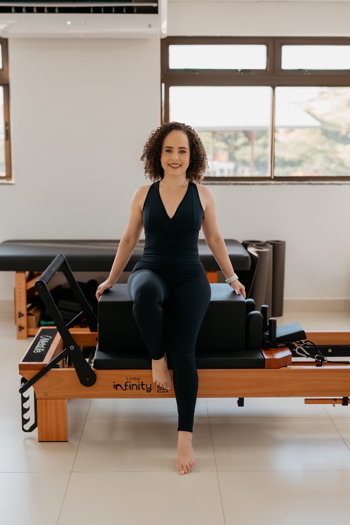 Aula de Pilates no reformer no estúdio Denise Coelho em Mutum