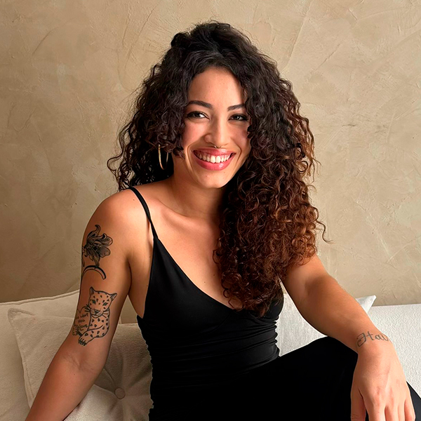 Júlia Nunes
