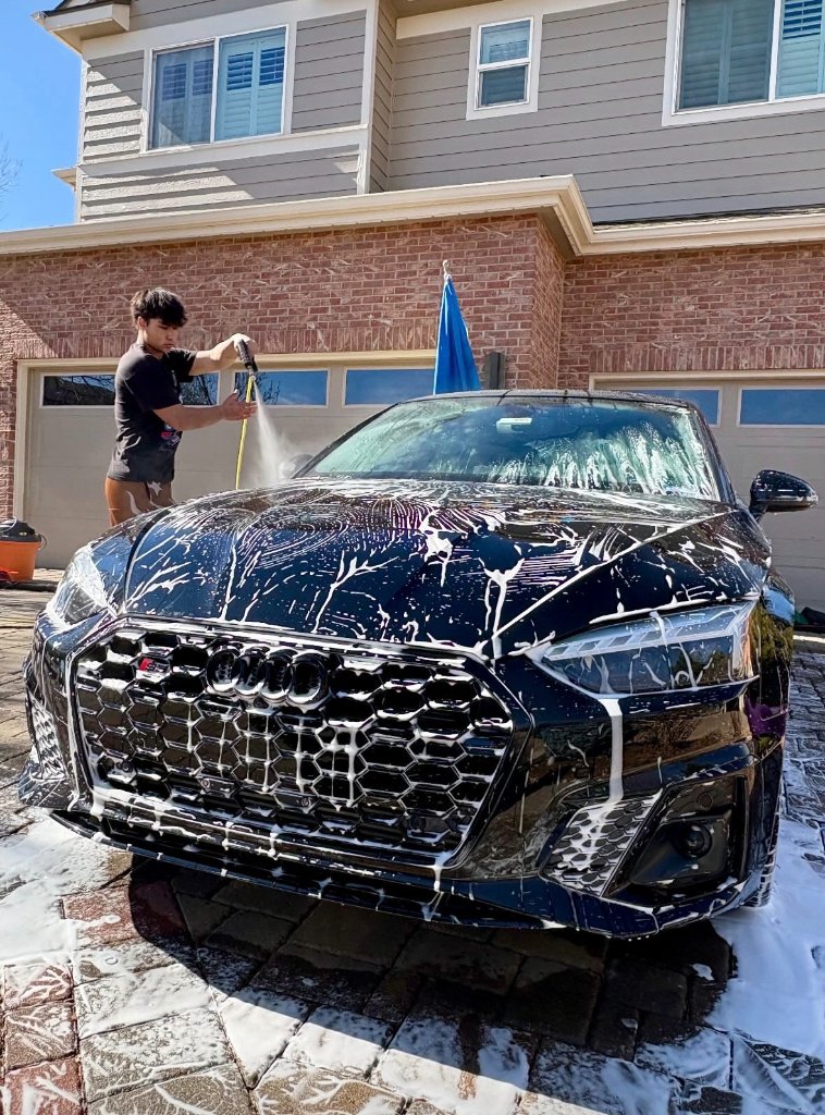Mobile detailing in progress