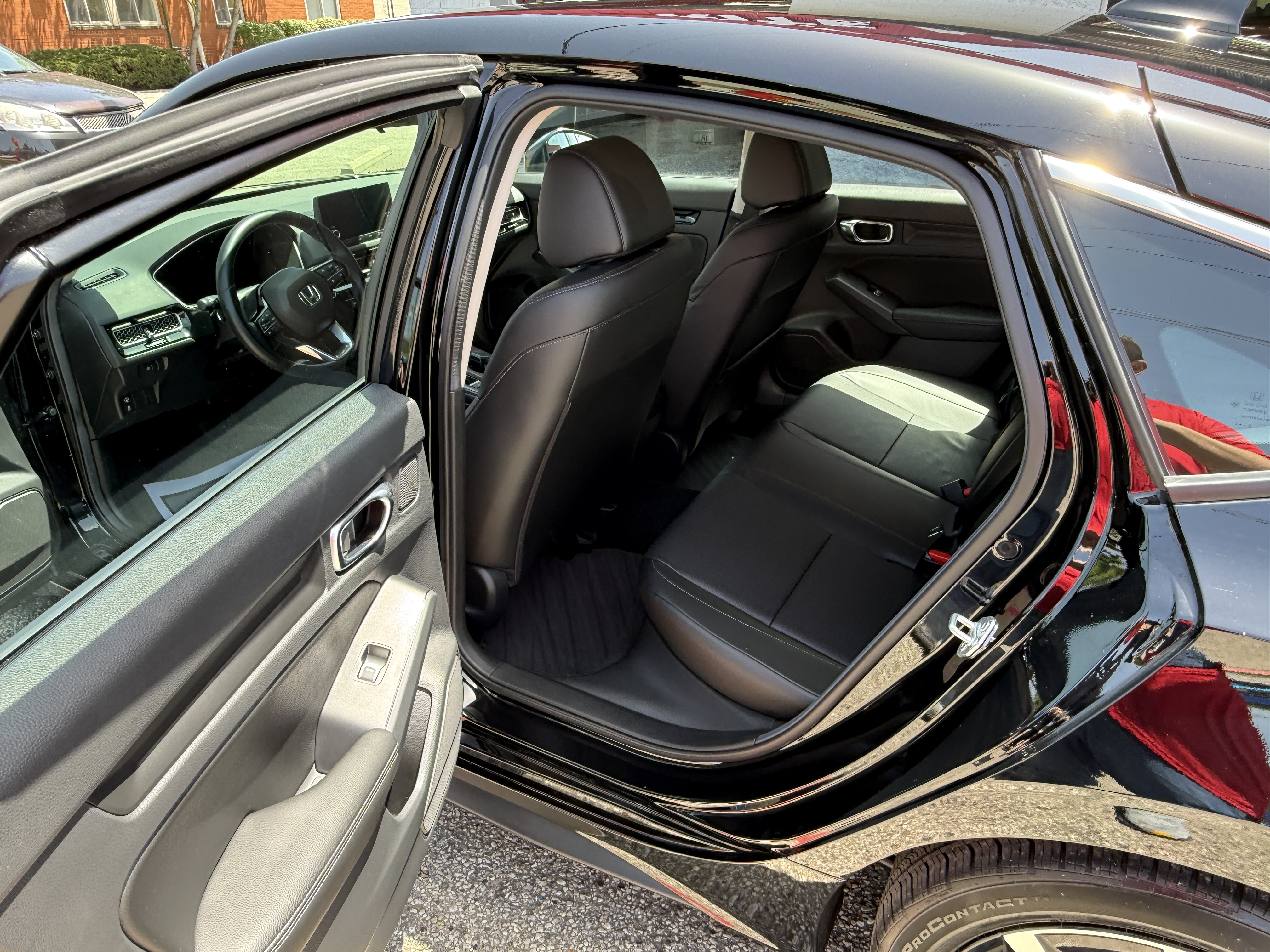 Infiniti G37x – Driver Side