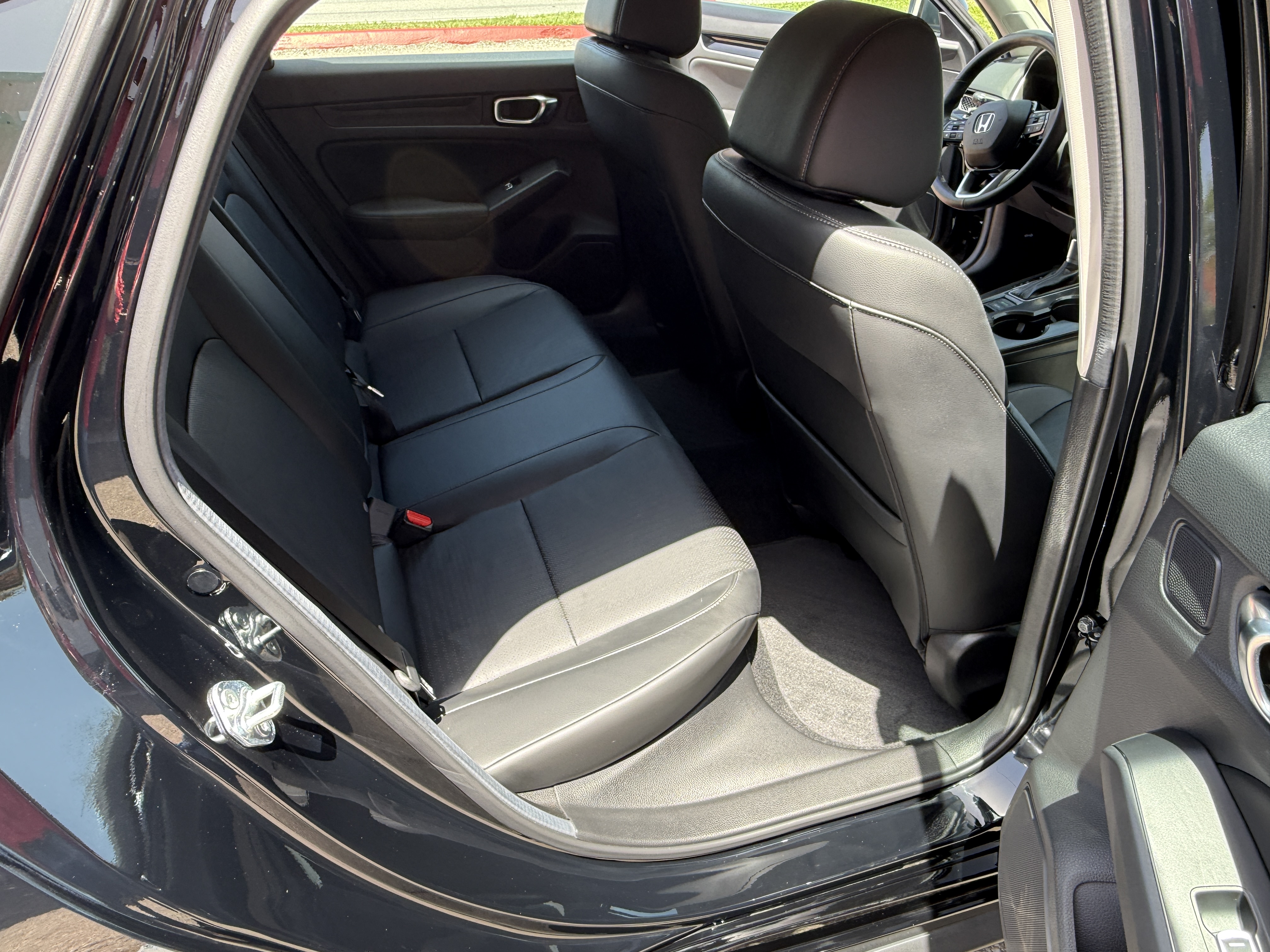 Infiniti G37x – Front 3/4