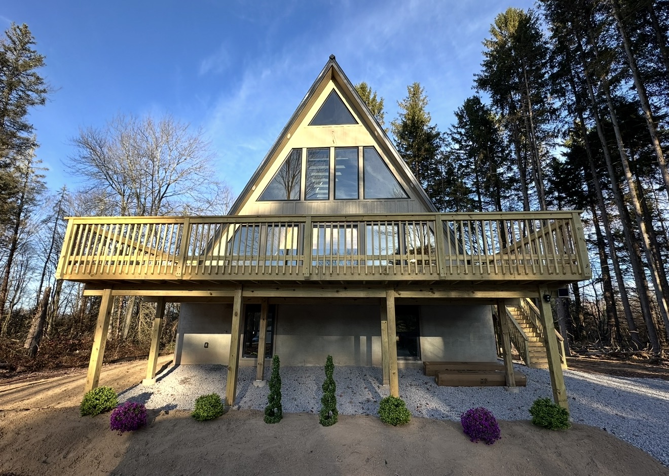 Classic A-frame with full-width wraparound deck