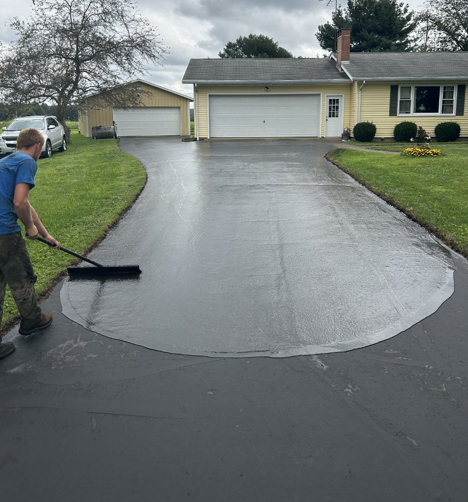 Residential Asphalt Sealcoating