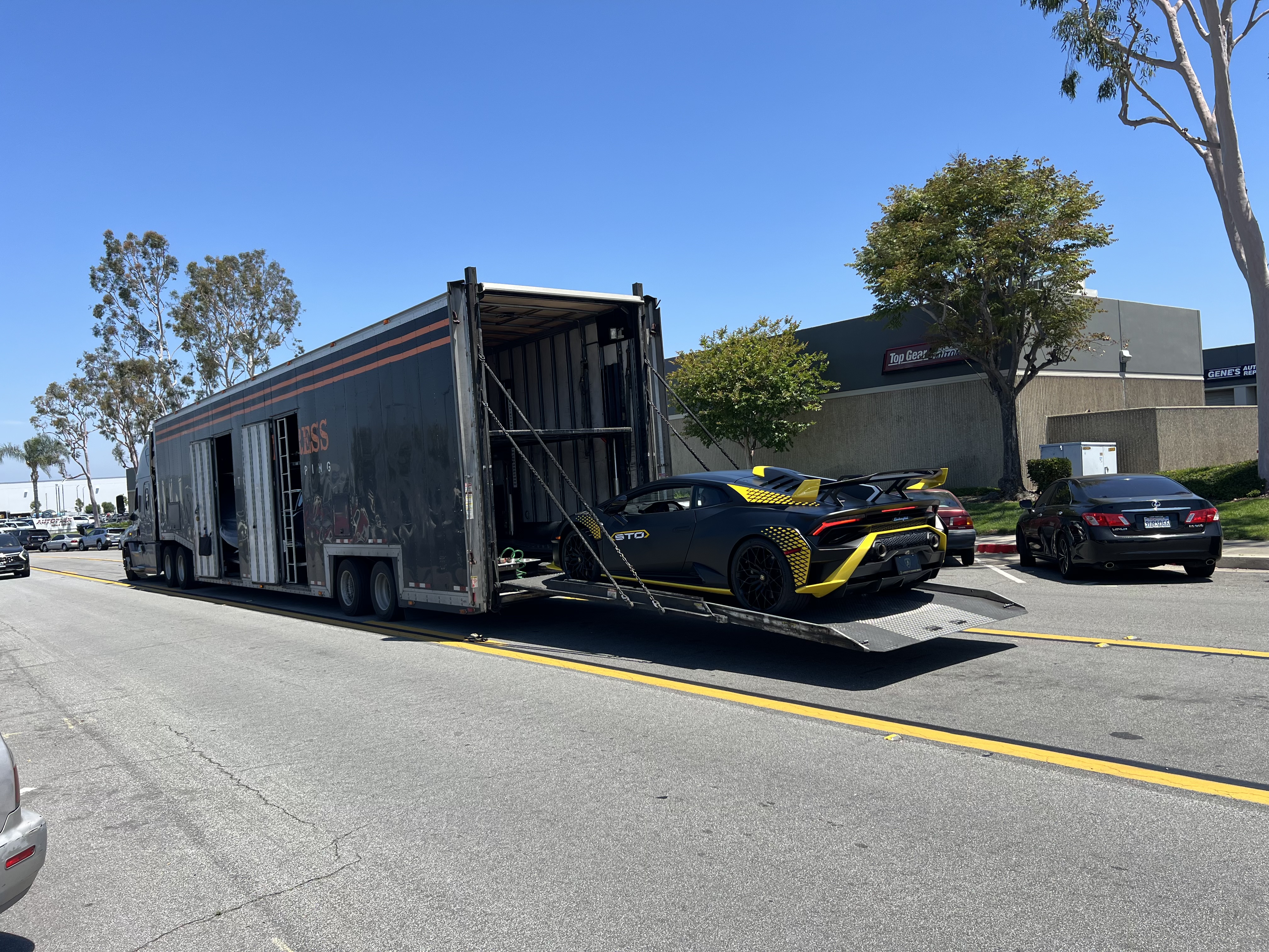 Lamborghini Huracán STO Unloading