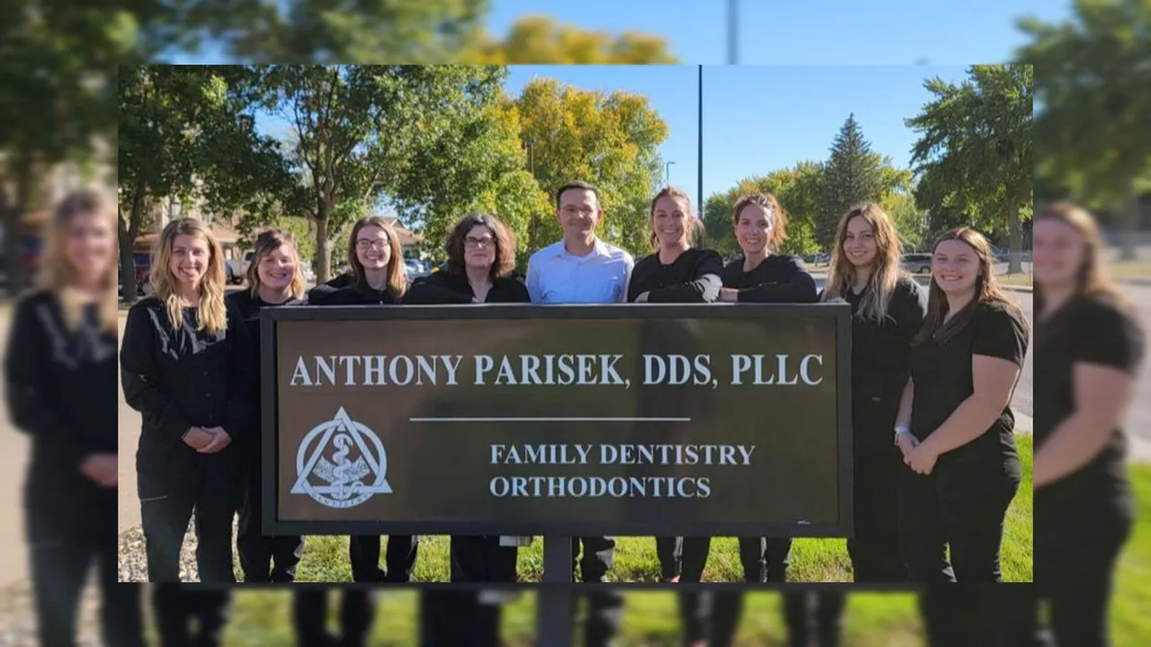 Dr Parisek Dental Web App template preview