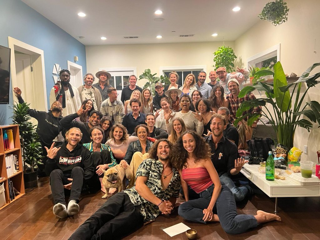 A Grateful Giraffes community gathering group photo