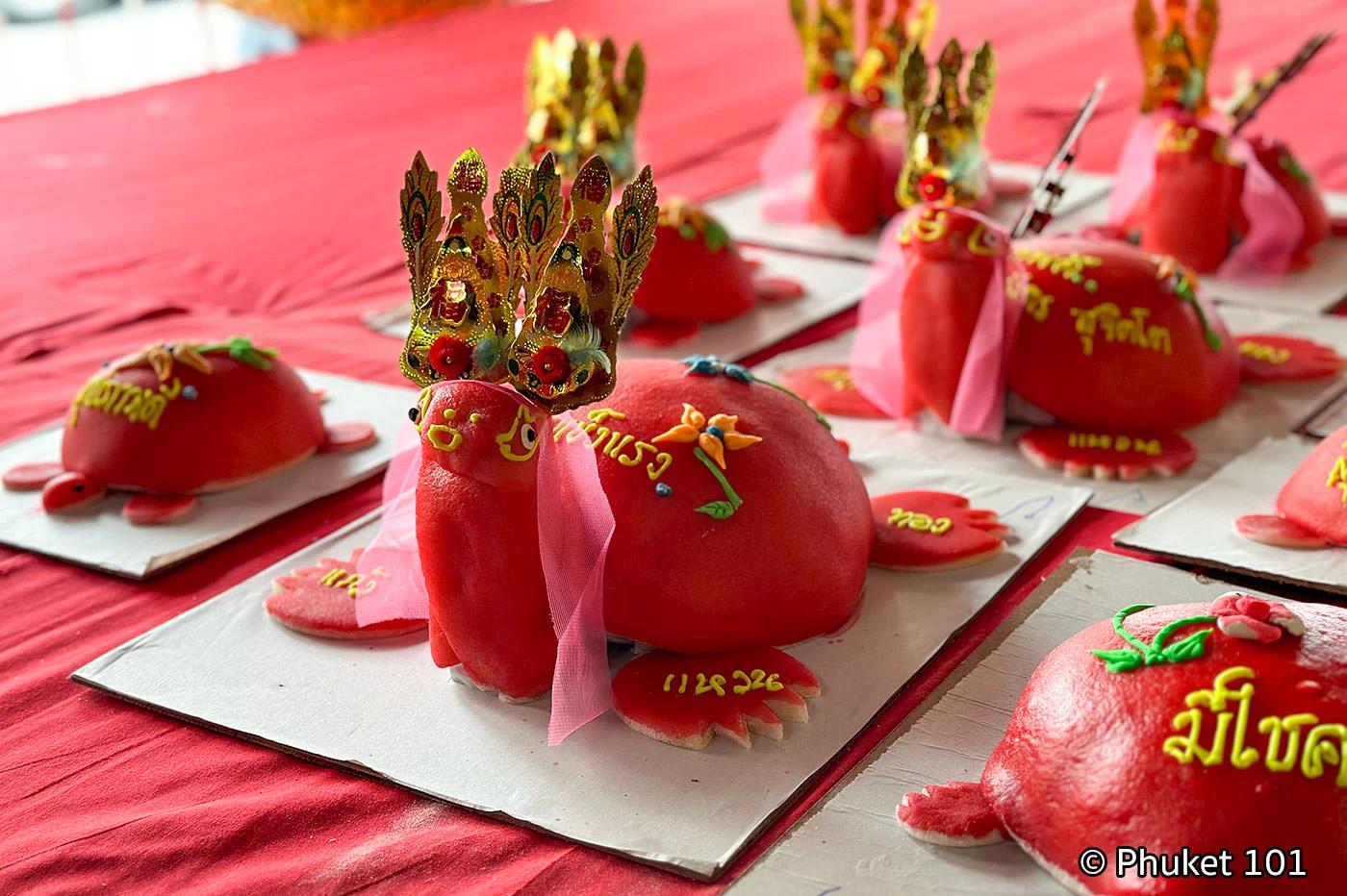 Red Ang Ku turtle cakes — the symbol of Por Tor