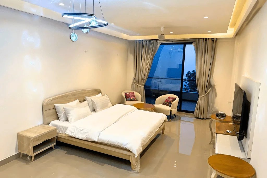 Luxury Studio with Mountain View