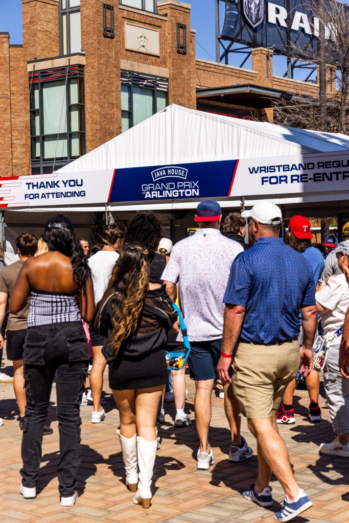 Crowds at the Grand Prix of Arlington entrance