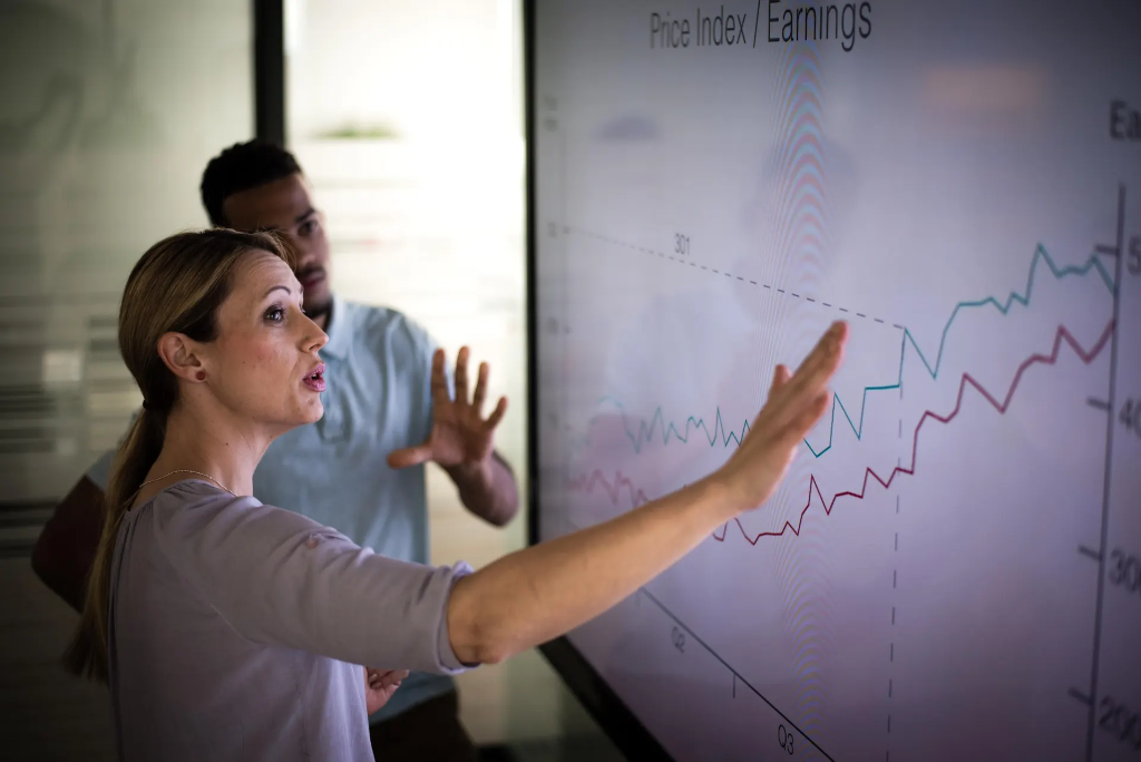 20 Challenges B2B Companies Face In Scaling (And How To Overcome Them)