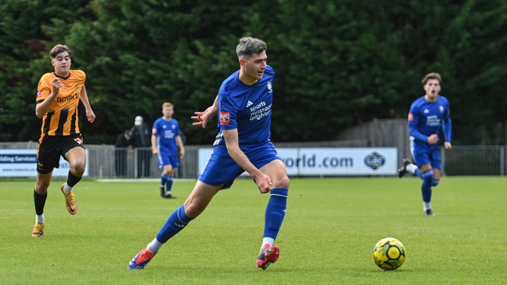 King of Hassocks Ruari Farrell stays a Robin
