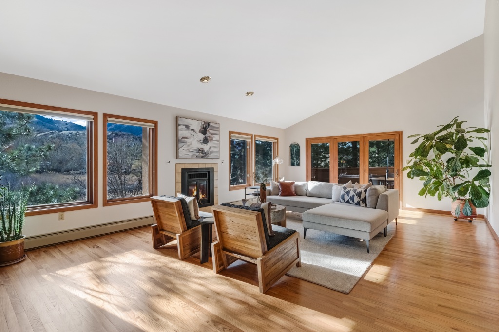 Living room interior 6154 Meadowbrook Drive Morrison