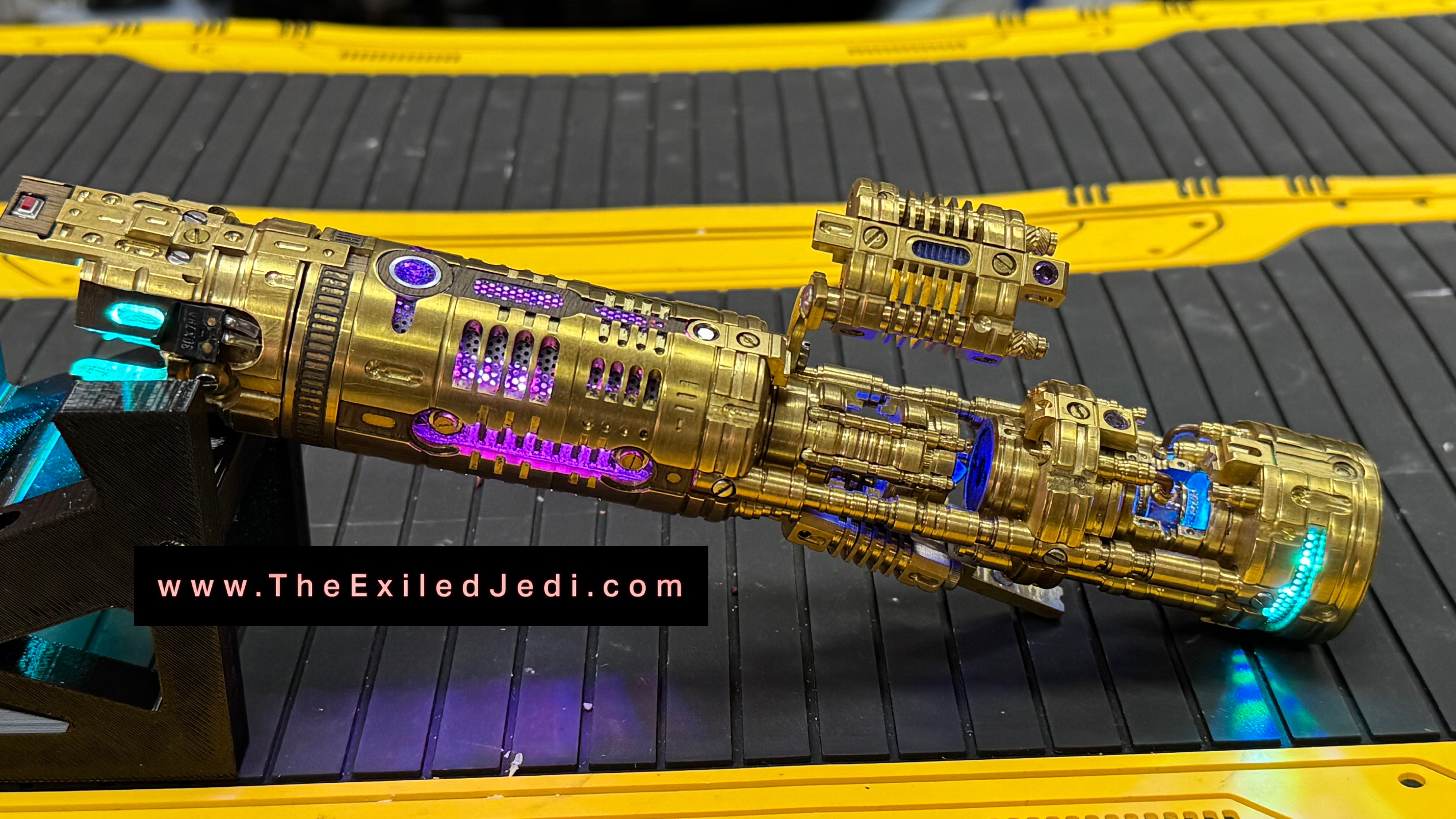 Harp Grandmaster Chassis "Golden Knight Garo" photo 5
