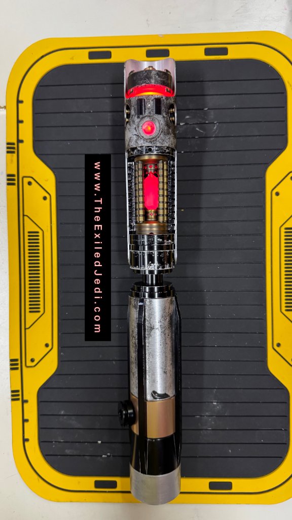 HL Lightsaber Starkiller w Wasp Neck, Weathered & Rotating Crystal Chamber Rotation
