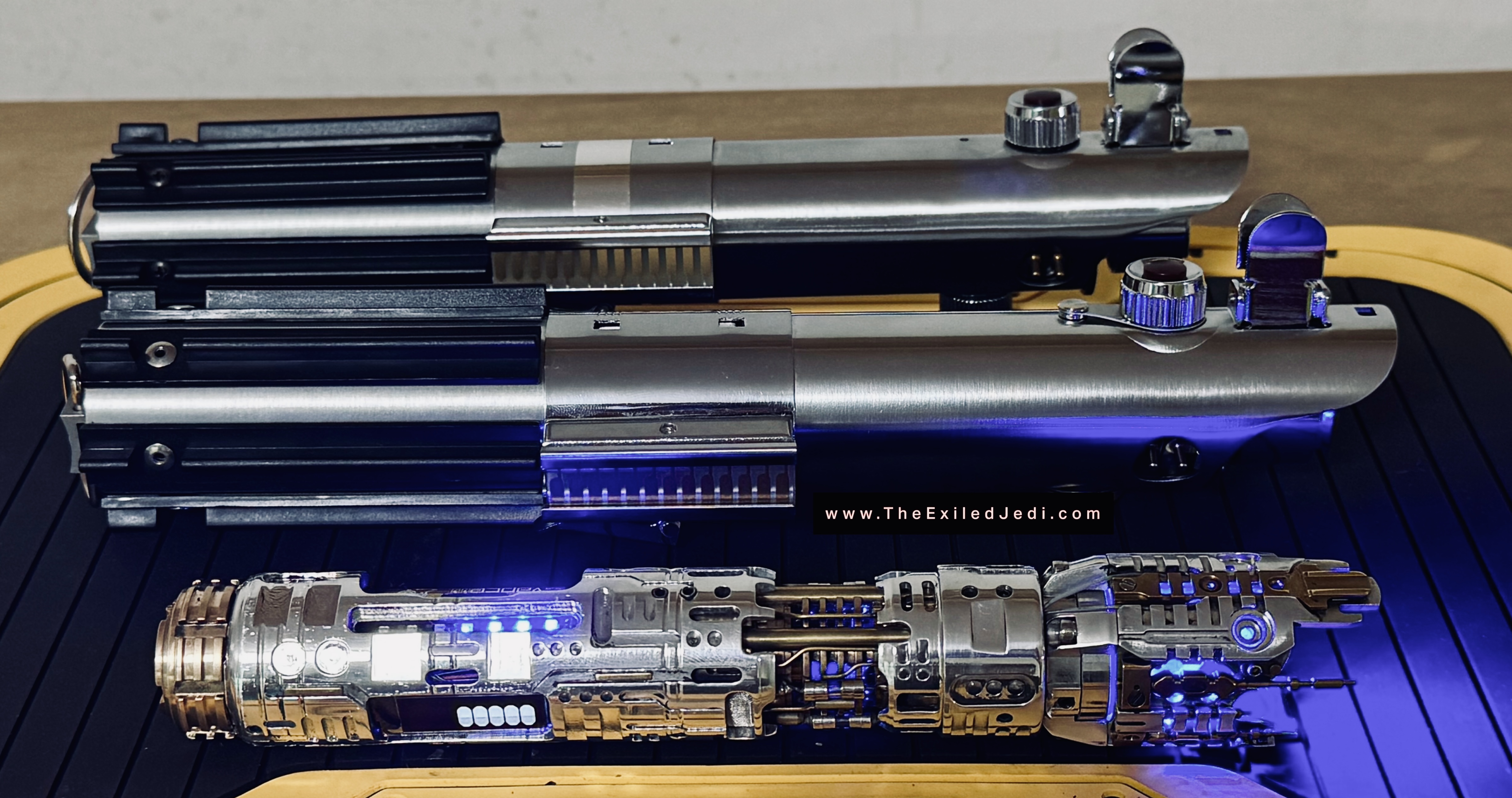 Roman Props Flashgun 5 Battle Worn Pro with Jaikar Thanawat Master Chassis photo 23