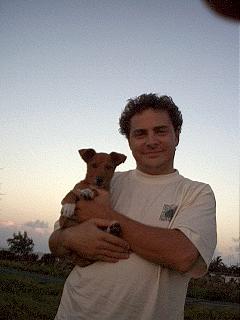 Con un cucciolo al tramonto