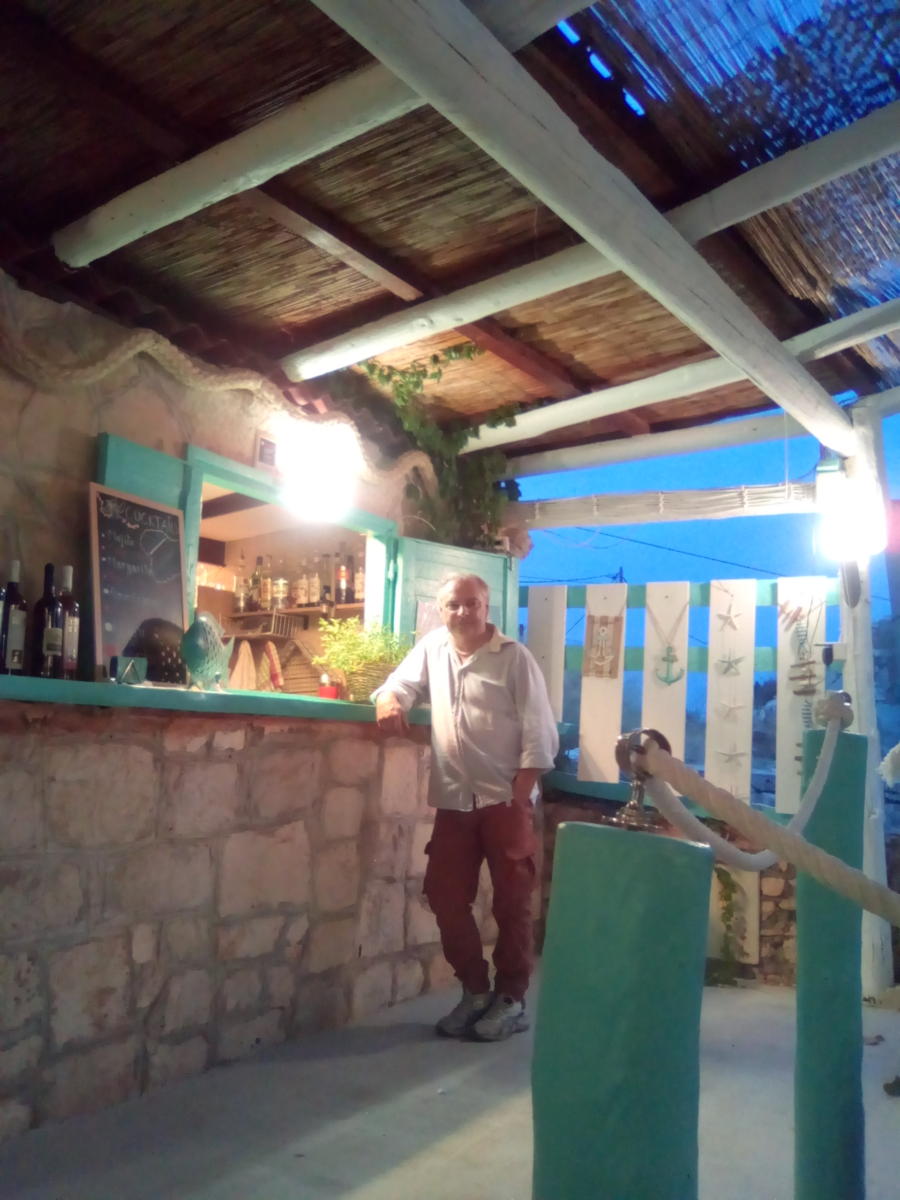 Al bancone del bar