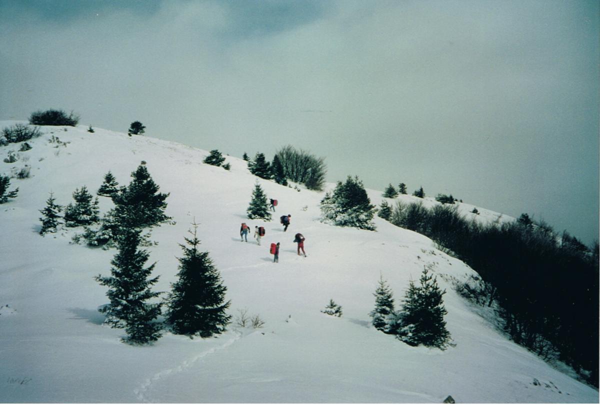 Escursione in salita sulla neve
