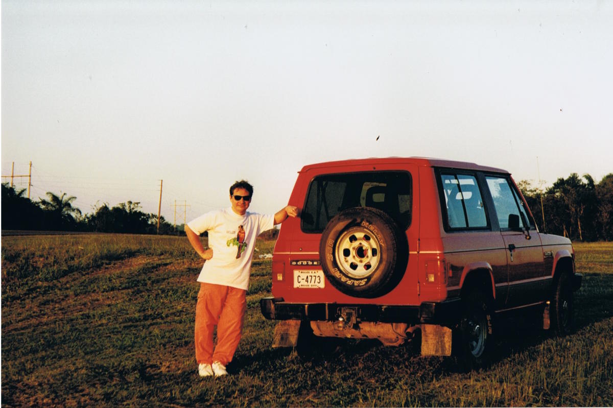 Con il Dodge Safari rosso