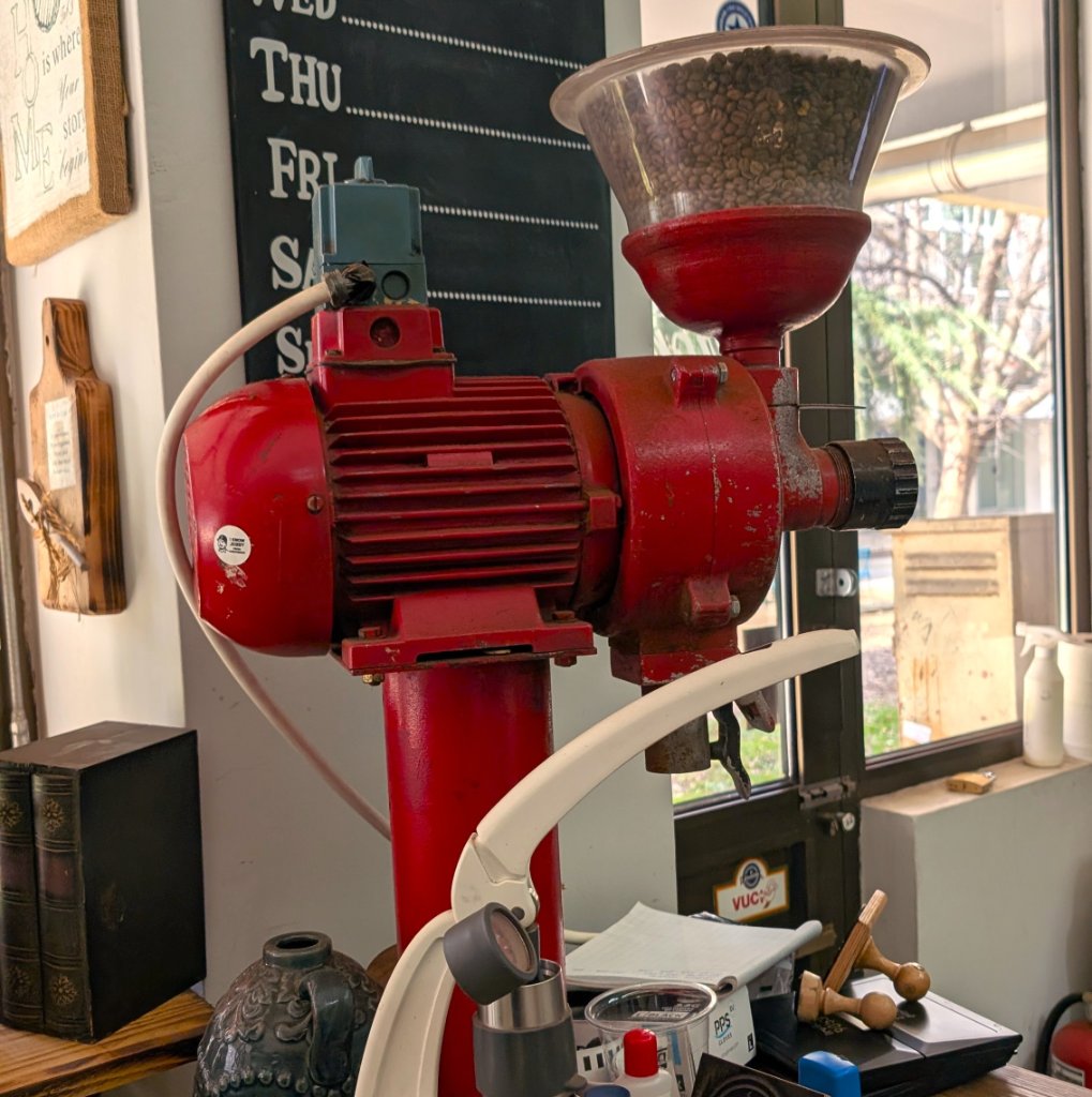 Coffee roasting machine