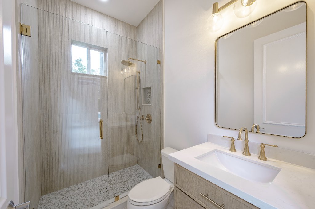 Bathrooms 6