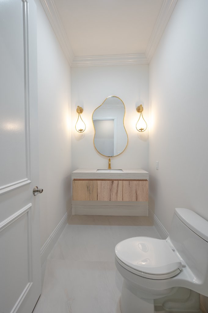 Bathrooms 5