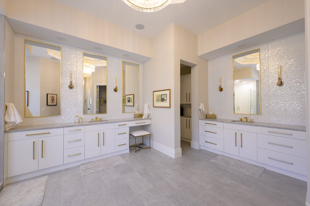Bathrooms 8