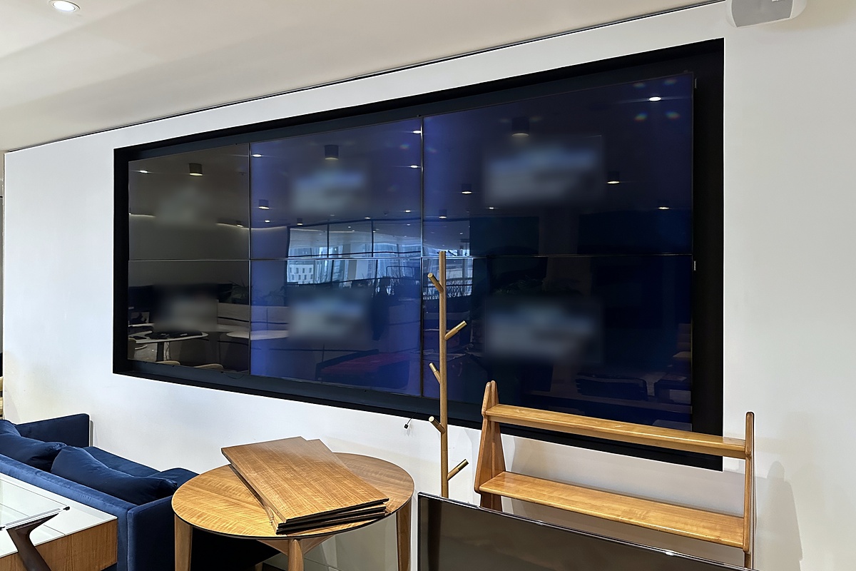 Video wall at The Shard before clearance