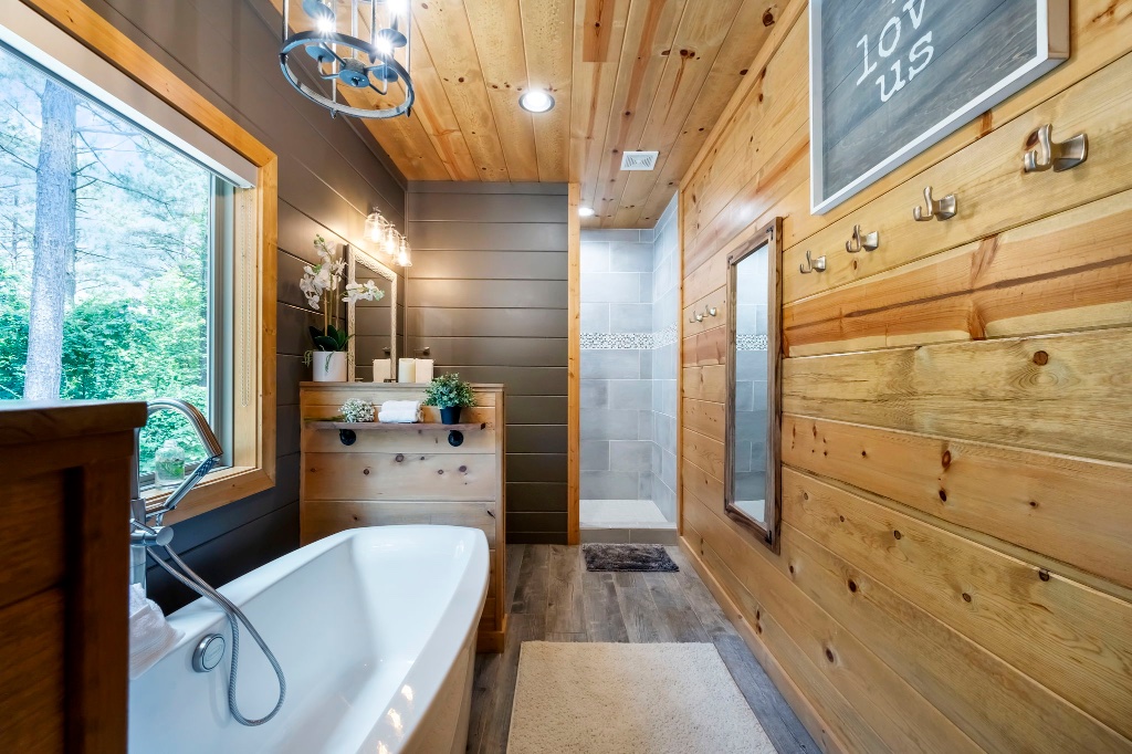 Stallion Bathroom - Vessel Sink & Walk-In Shower