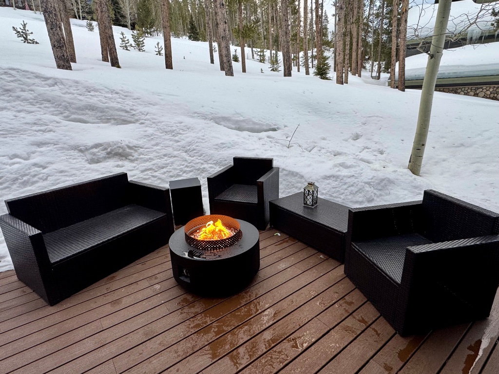 Back Deck - Fire Pit & Snow Views