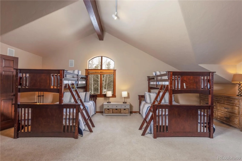 Bunk Room with Double Bunks