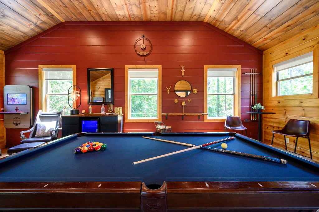 Game Room - Pool Table & Arcade Machine
