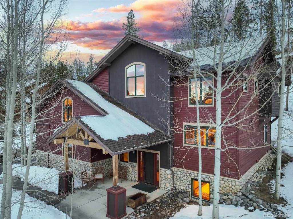 Aspen View Lodge - Exterior at Sunset