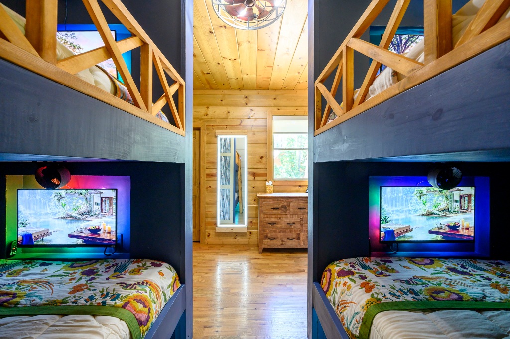 Bunk Room - Smart TVs on Each Bunk