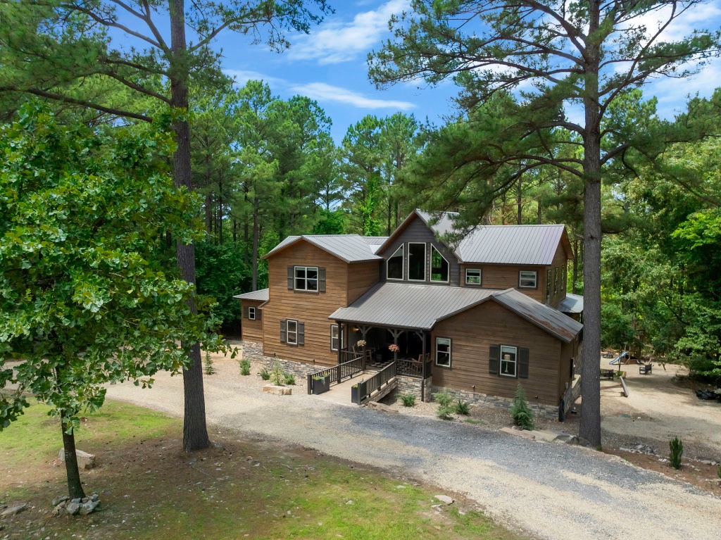 Front Exterior - Lodge & Gravel Driveway