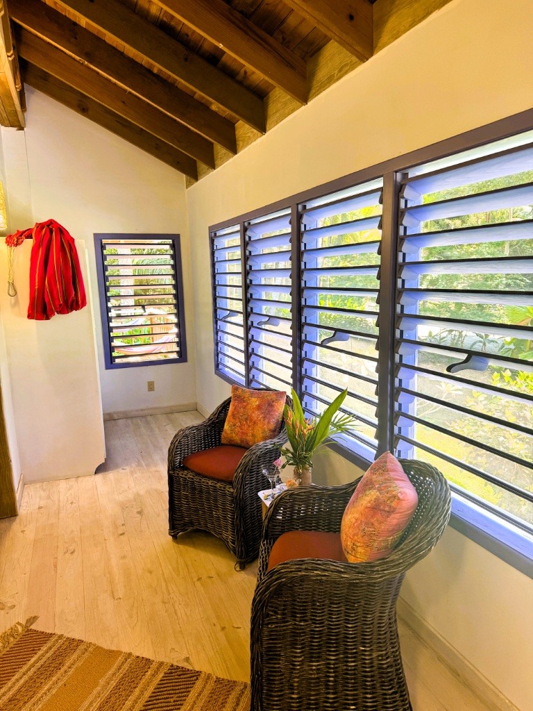 Entryway Sitting Area