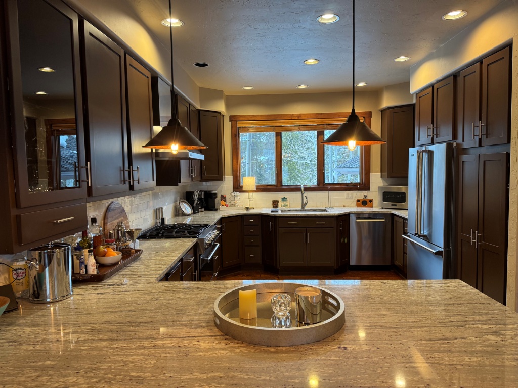 Gourmet Kitchen - Full View