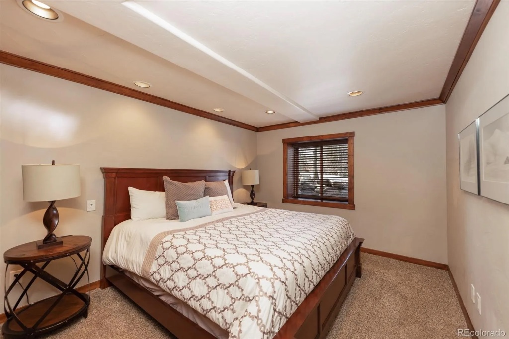 Queen Bedroom - Lower Level