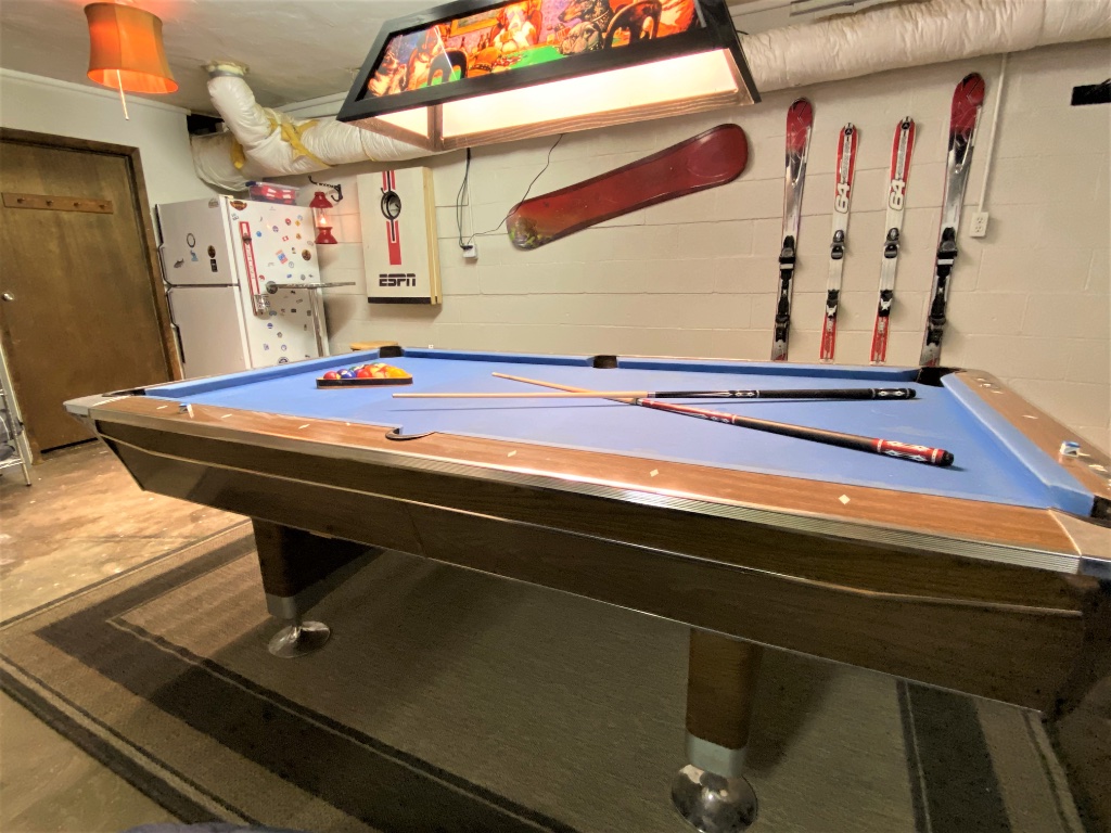 Living Area & Pool Table