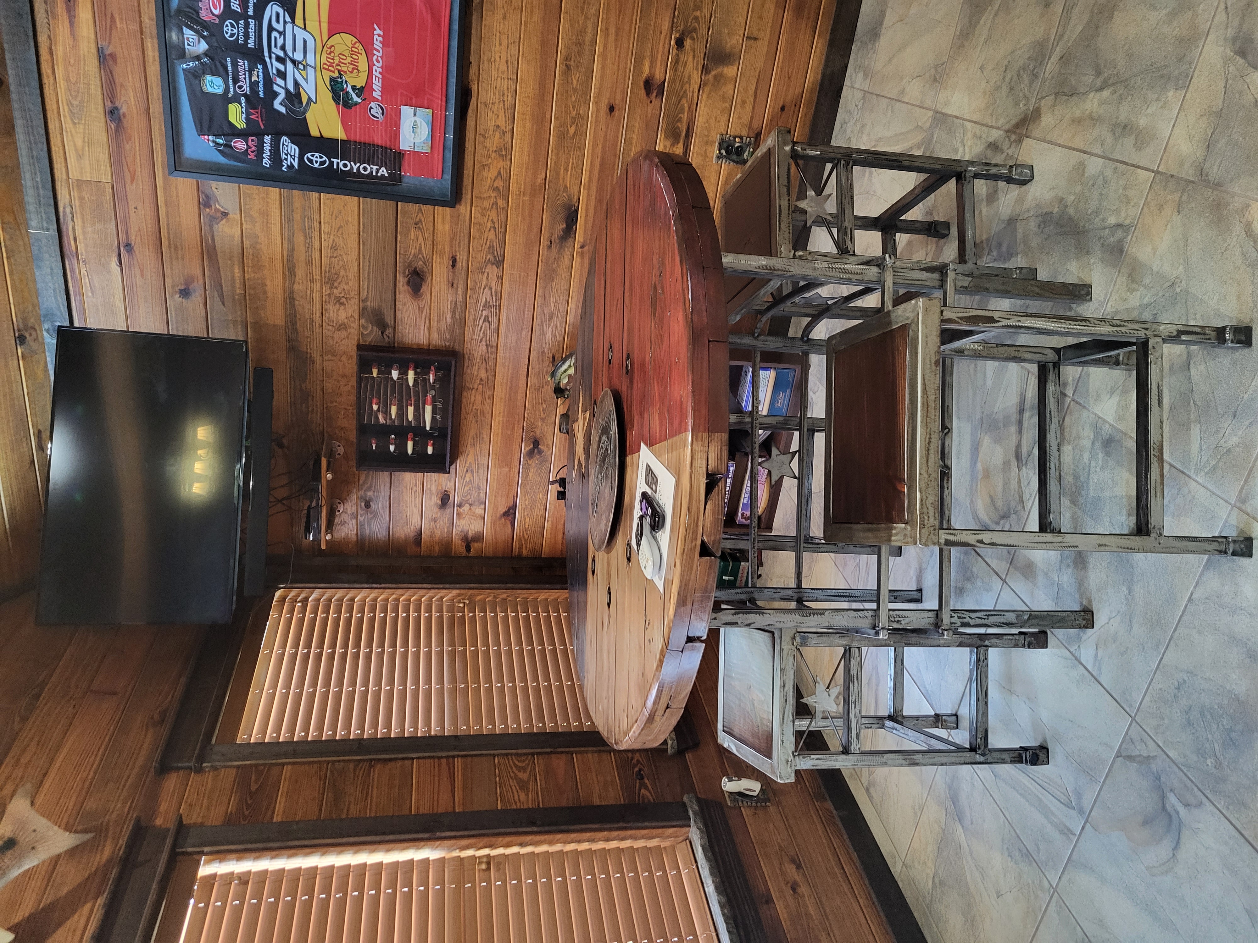 Game Room - Round Table & TV
