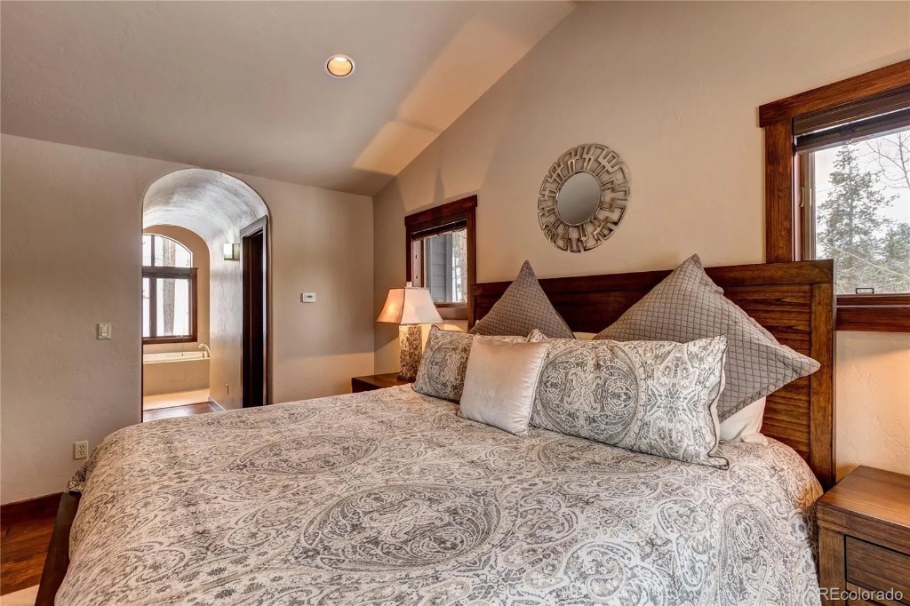 Master Suite with En-Suite Bath