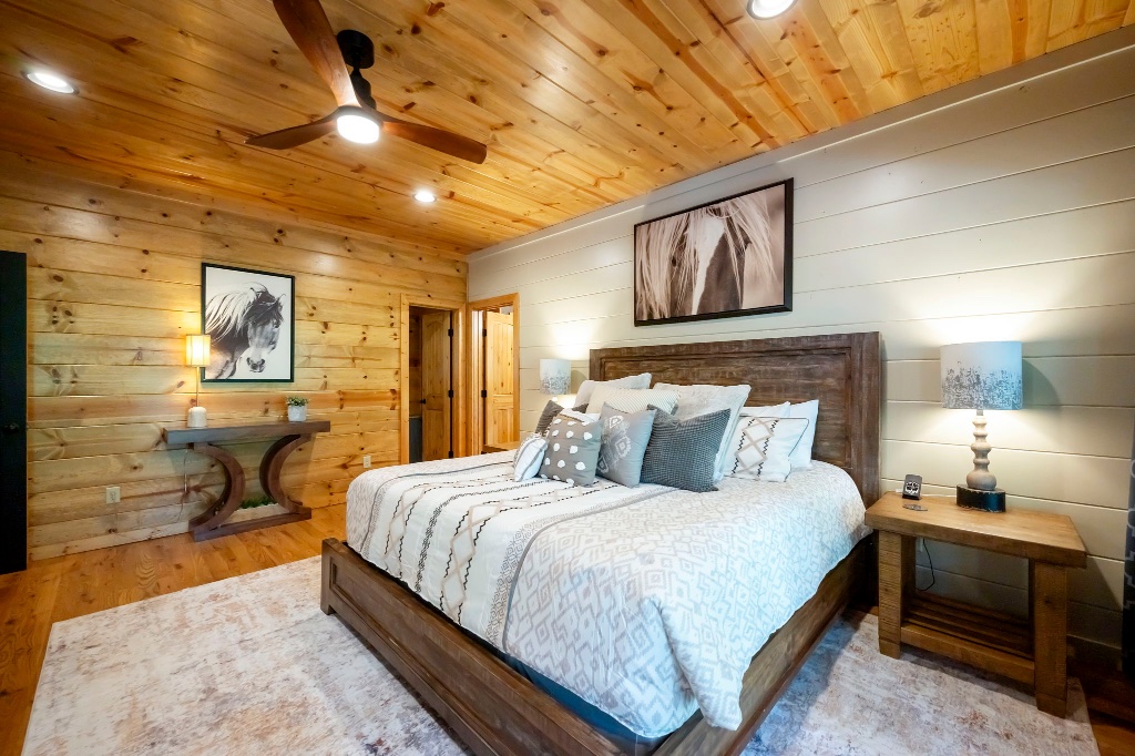 Stallion Bathroom - Freestanding Tub & Walk-In Shower