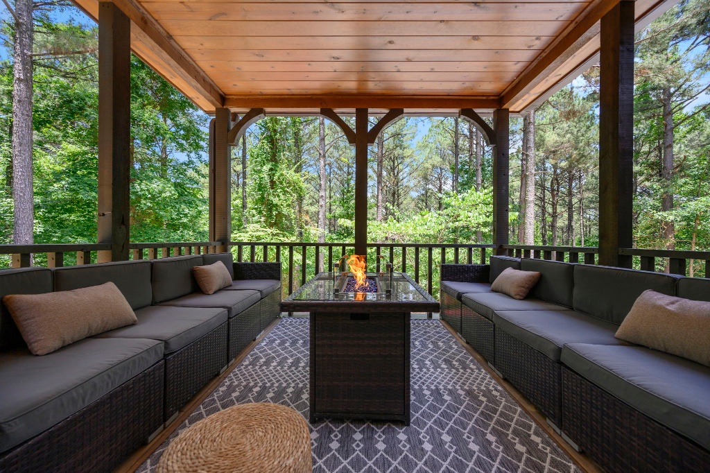 Upper Deck - Fire Pit Table & Forest Views