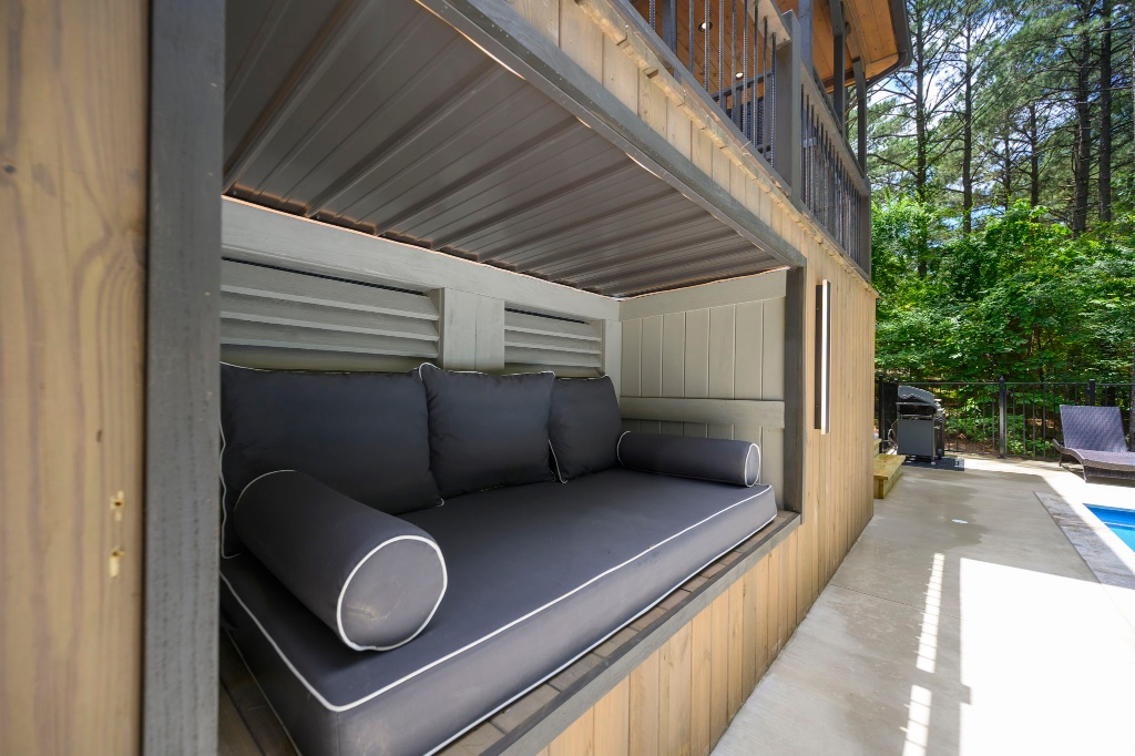 Pool Cabana - Daybed Lounge
