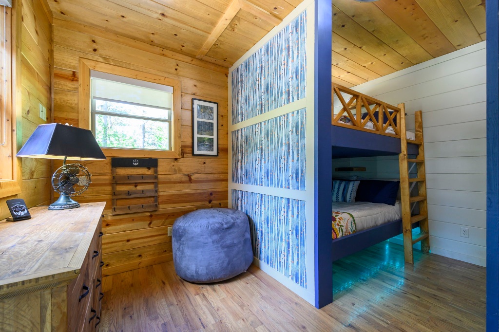 Bunk Room - Dresser, Lamp & Beanbag Chair