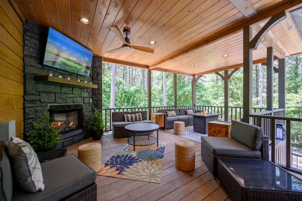 Covered Porch - Outdoor Fireplace & Lounge