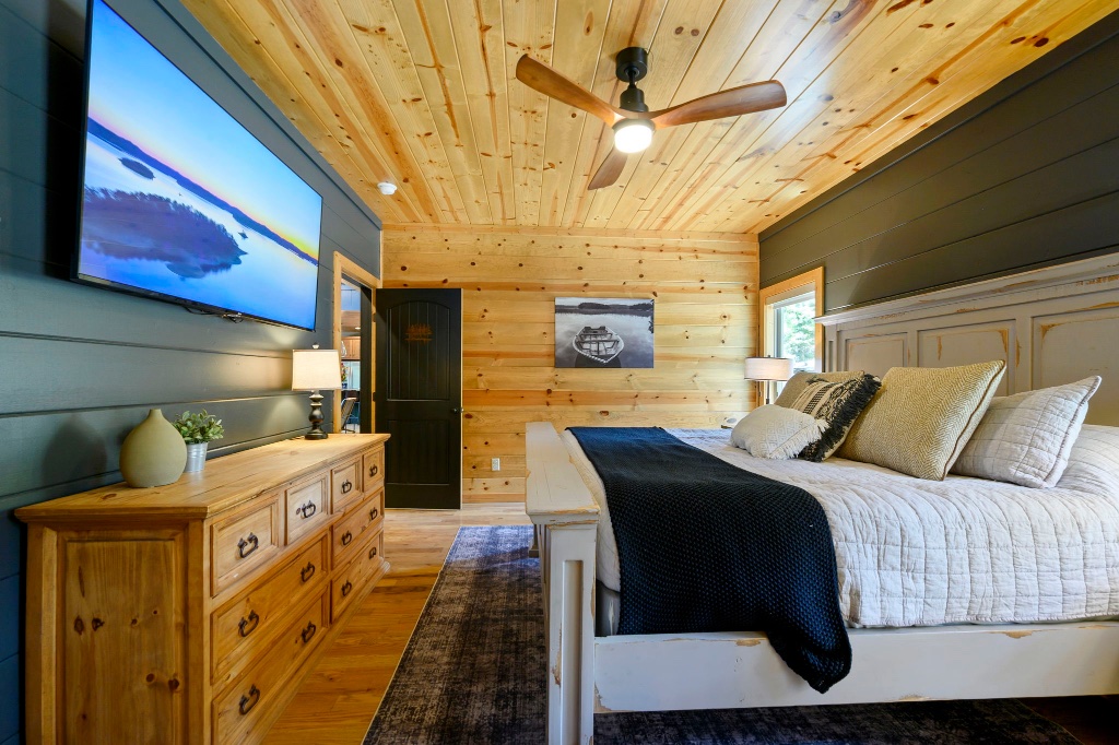 Squatch Room - TV Above Dresser